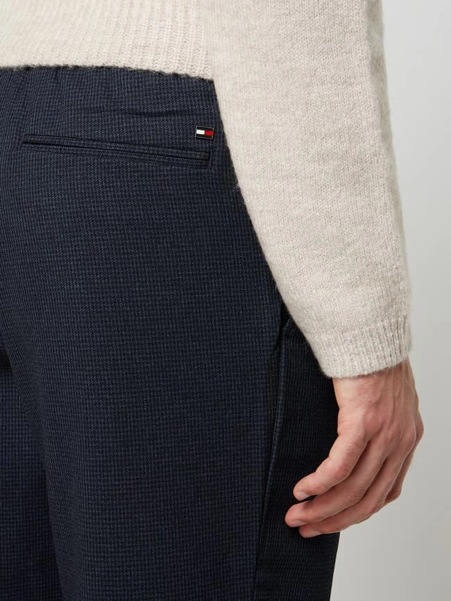 Aktion ? Tommy Hilfiger Jogpants Mit Feinem Webmuster Modell 'Active Pant' - Marineblau ⭐ 3 Aktion ? Tommy Hilfiger Jogpants Mit Feinem Webmuster Modell 'Active Pant' - Marineblau ⭐ – Bild 3