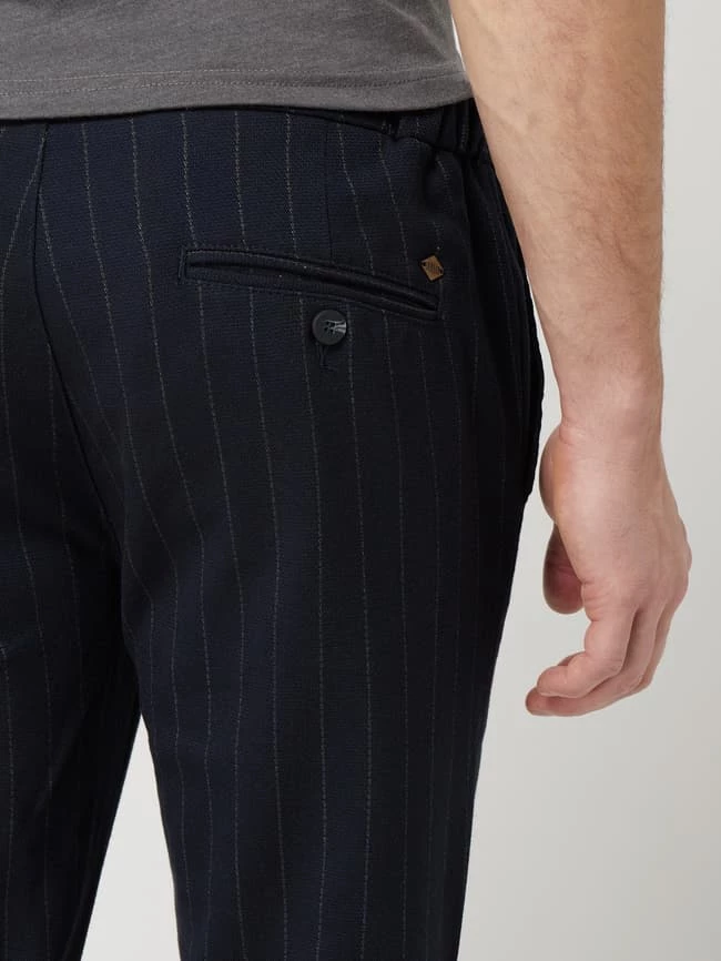 Blitzangebot ? !Solid Slim Fit Cropped Jogpants Mit Nadelstreifen Modell 'Travis' - Dunkelblau ✨ 3 Blitzangebot ? !Solid Slim Fit Cropped Jogpants Mit Nadelstreifen Modell 'Travis' - Dunkelblau ✨ – Bild 3