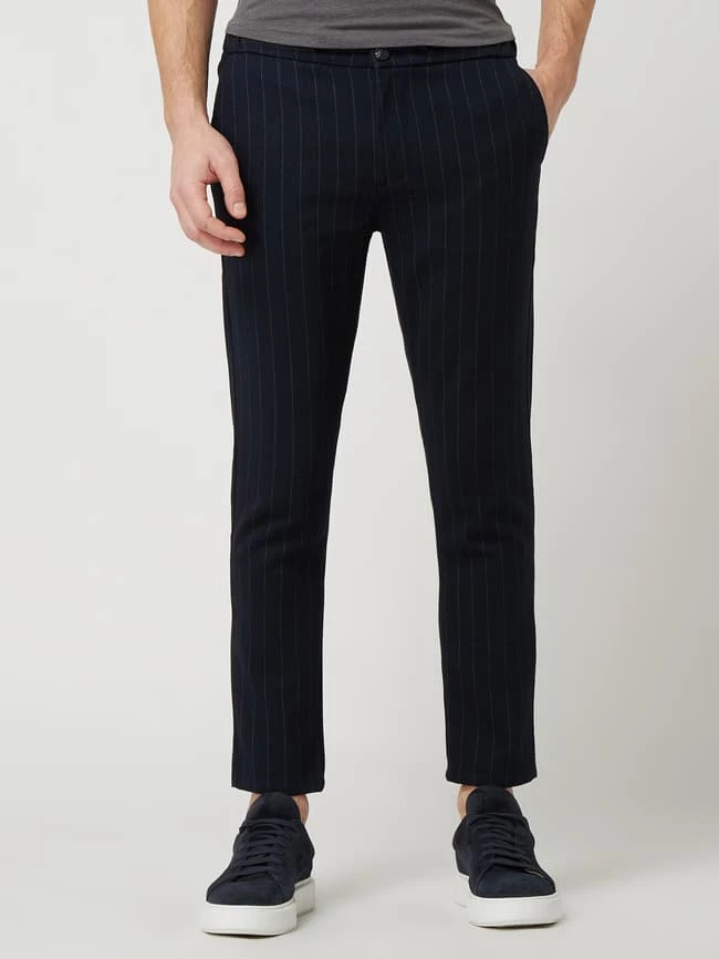 Blitzangebot ? !Solid Slim Fit Cropped Jogpants Mit Nadelstreifen Modell 'Travis' - Dunkelblau ✨ 4 Blitzangebot ? !Solid Slim Fit Cropped Jogpants Mit Nadelstreifen Modell 'Travis' - Dunkelblau ✨ – Bild 4
